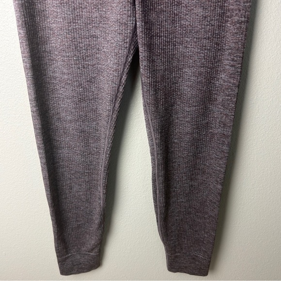 Lululemon Women’s Engineered Warmth Joggers - Picture 5 of 10